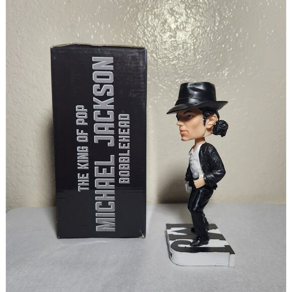 Bravado Michael Jackson The King Of Pop Bobblehead W/ COA 2009 In Box Pre-owned - Picture 4 of 11